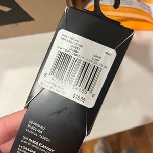 brand new Nike headband 💈